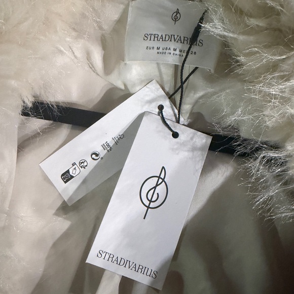 Brand new ! Stradivarius Cream Teddy Jacket faux fur - Picture 2 of 4